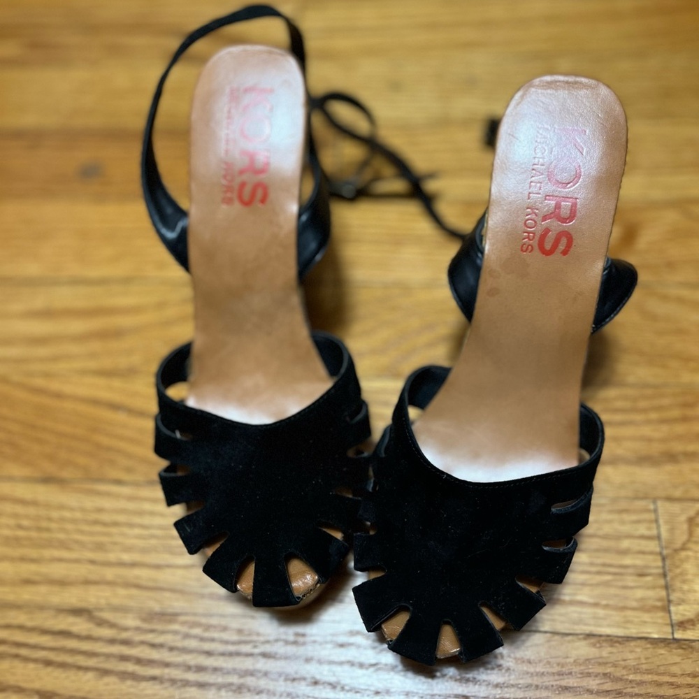 MICHAEL KORS SIZE 8 BLACK PLATFORM SANDALS